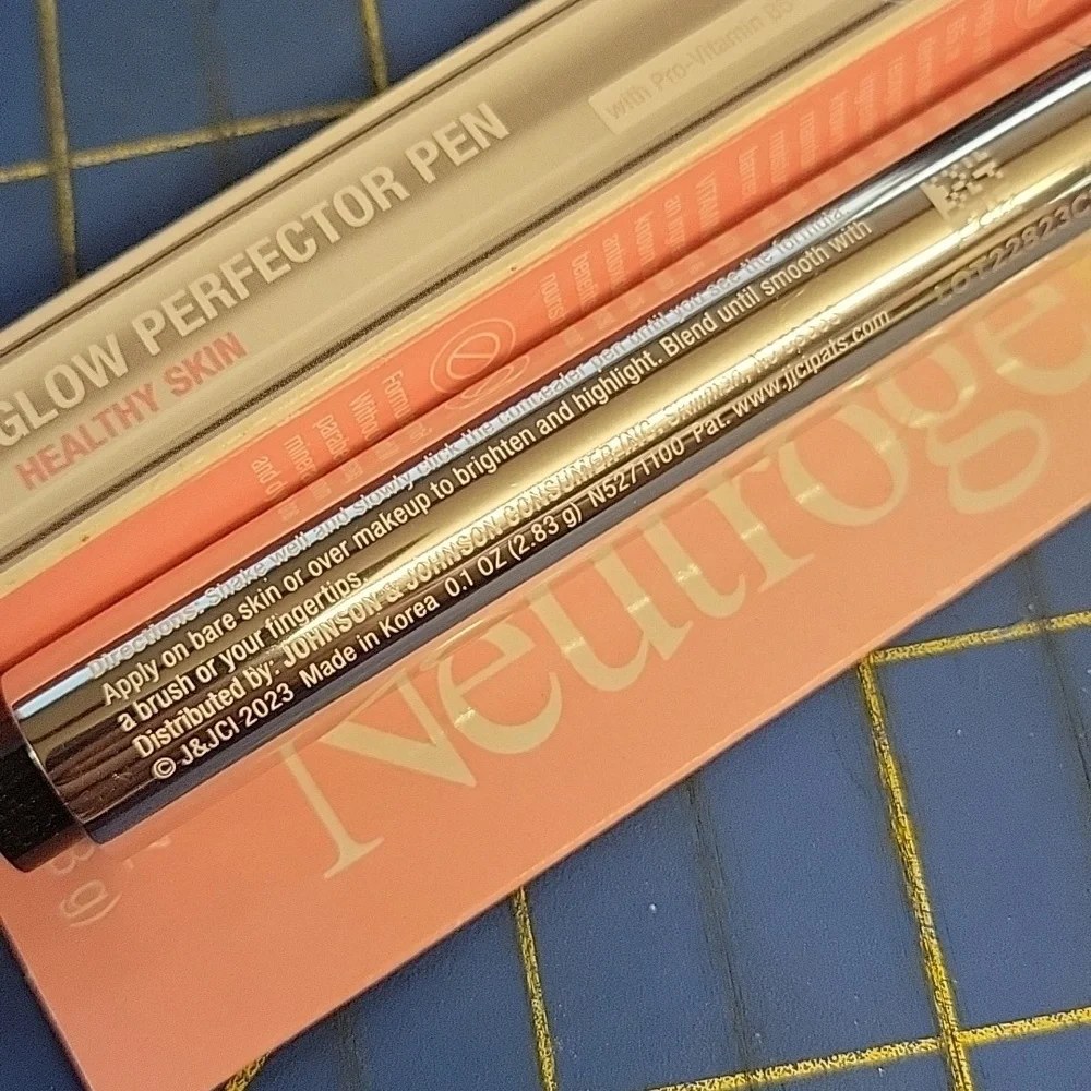 Neutrogena Glow Perfector Pen 2.83g New In Box